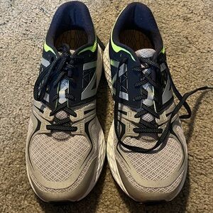 New Balance Men's Shoes - Gray and Black